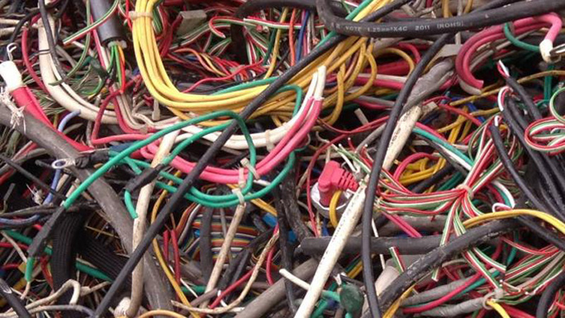 Trituradora de eje único optimiza reciclaje de cables eléctr